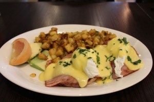 Red's classic Eggs Benny