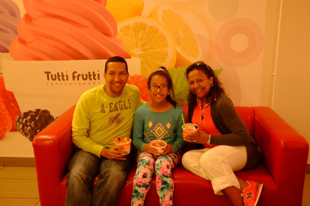 A family gathers to enjoy their frozen yogurt, all the while noting the necessity of the relationship between youth and their city.